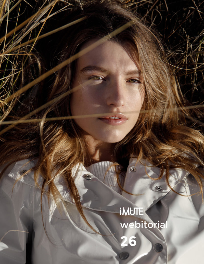 Sea me webitorial for iMute Magazine Photographer | Jaap Strijker Model | Eva Korsten @ De Boekers Stylist | Ilse Elkerbout Makeup & Hair | Mimi Stobbe